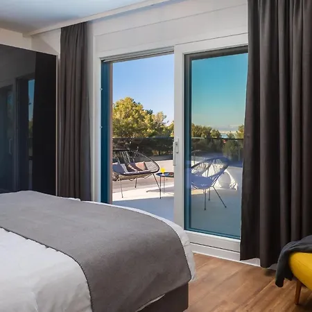 Villa Beautiful Golden Dream Sutivan